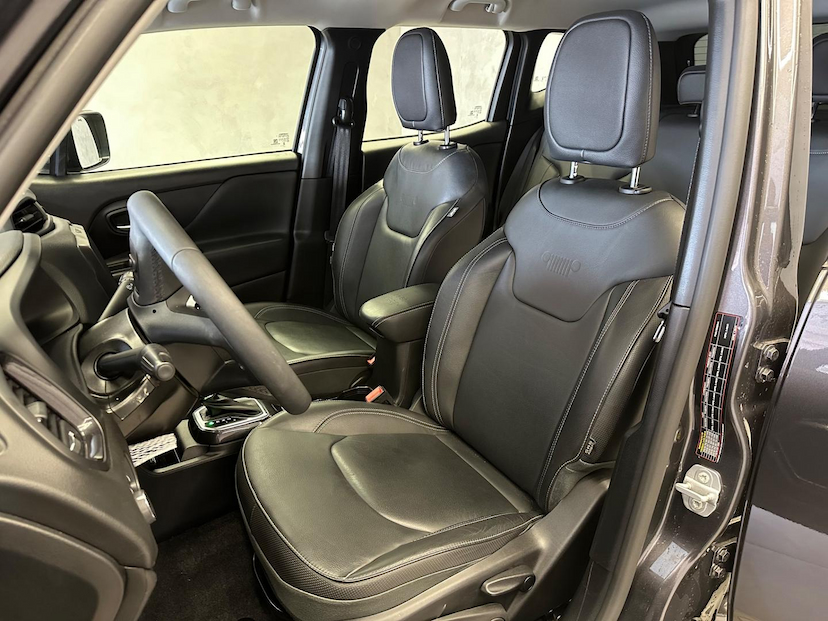 Foto do veículo JEEP RENEGADE  LONGITUDE T270 1.3 TB 4X2 FLEX AUT 2024 13.929 KM 132.900,00