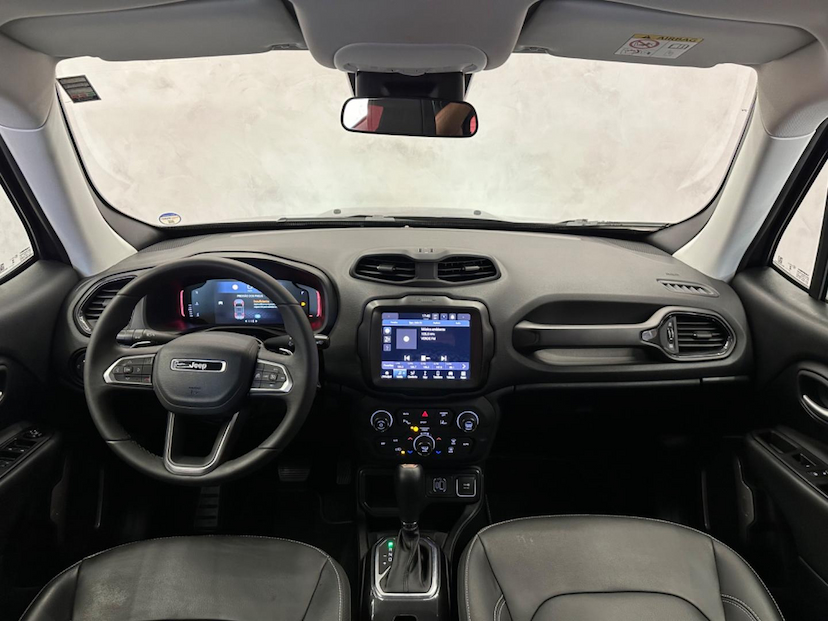 Foto do veículo JEEP RENEGADE  LONGITUDE T270 1.3 TB 4X2 FLEX AUT 2024 13.552 KM 132.900,00