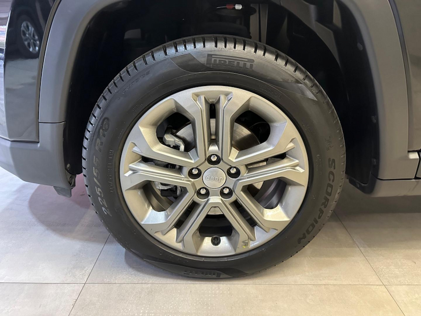 Foto do veículo JEEP COMPASS  LONG TF 2023 10.356 KM 144.900,00