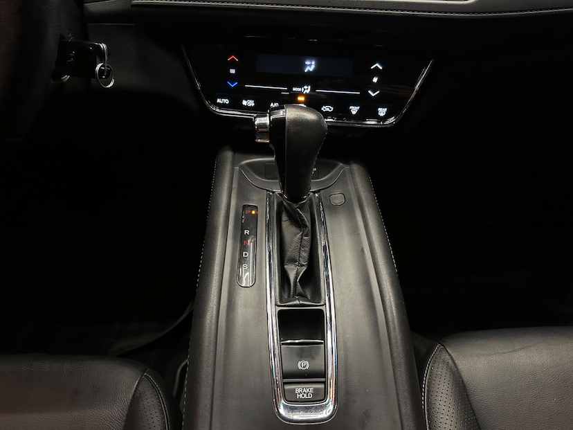 Foto do veículo HONDA HR-V HR-V TOURING 1.8 FLEXONE 16V 5P AUT 2018 88.183 KM 99.900,00