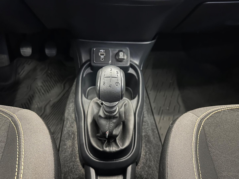 Foto do veículo FIAT MOBI  TREKKING 1.0 MT 2023 21.635 KM 62.900,00