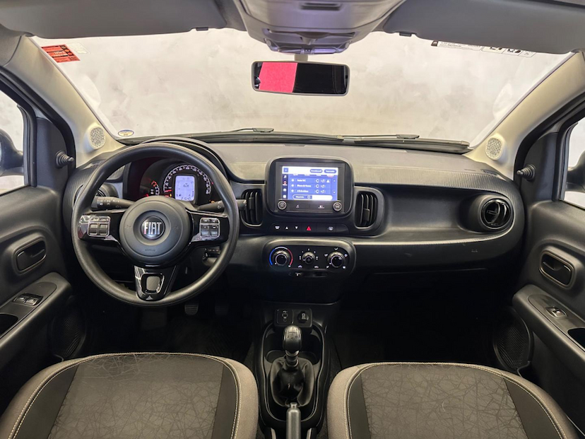 Foto do veículo FIAT MOBI  TREKKING 1.0 MT 2023 21.635 KM 62.900,00