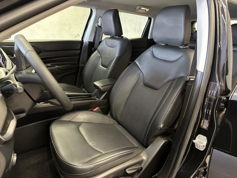 Foto do veículo JEEP COMPASS  LONG. T270 1.3 TB 4X2 FLEX AUT. 2023 20.372 KM 139.900,00