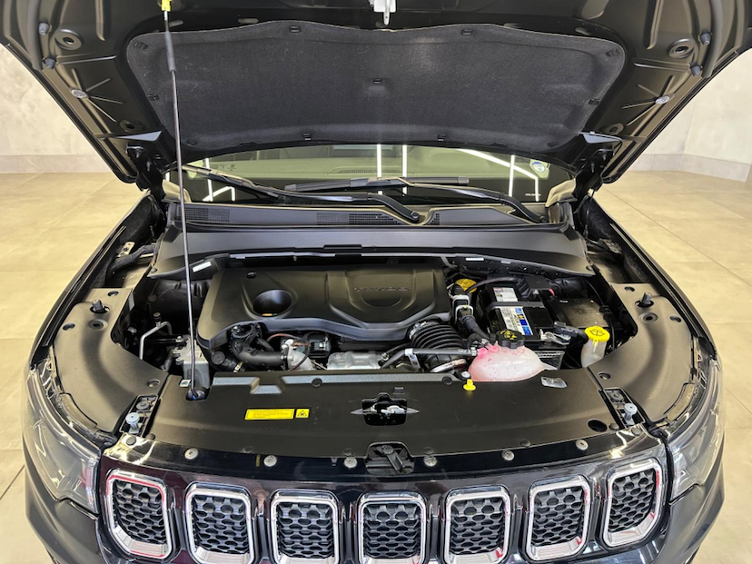 Foto do veículo JEEP COMPASS  LONGITUDE T270 TURBO FLEX AUT. 2023 13.607 KM 142.900,00