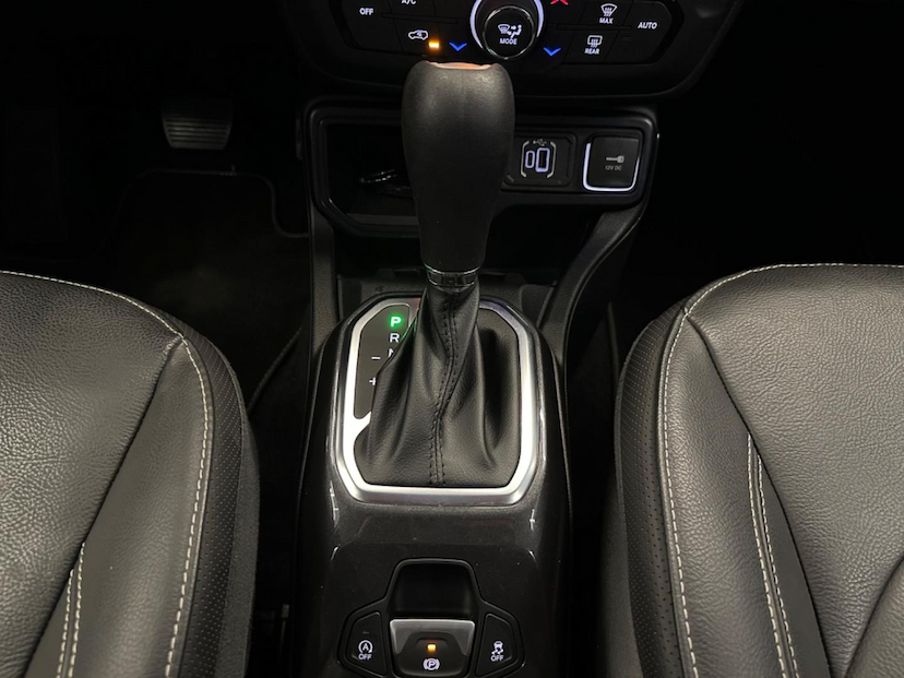 Foto do veículo JEEP RENEGADE  LGTD T270 2022 24.130 KM 114.900,00