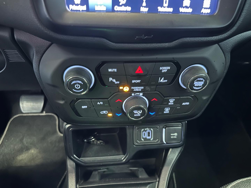 Foto do veículo JEEP RENEGADE  LGTD T270 2022 24.130 KM 114.900,00