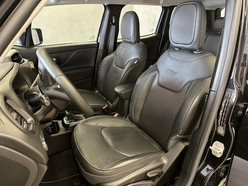 Foto do veículo JEEP RENEGADE  LGTD T270 2022 24.130 KM 114.900,00