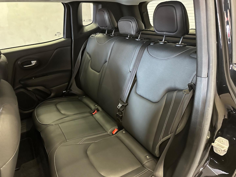 Foto do veículo JEEP RENEGADE  LGTD T270 2022 24.130 KM 114.900,00