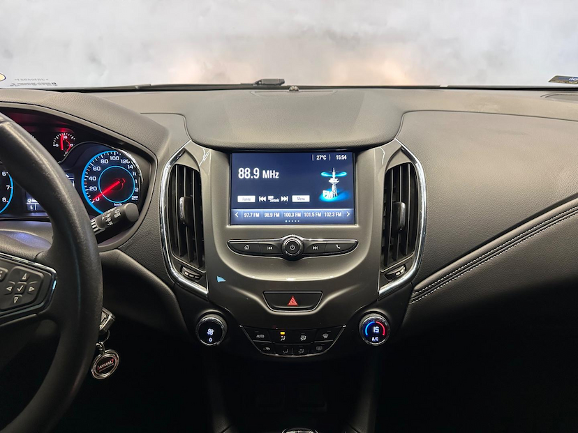 Foto do veículo CHEVROLET CRUZE  1.4 SPORT6 LT AUTOMATICO 2018 82.300 KM 85.900,00