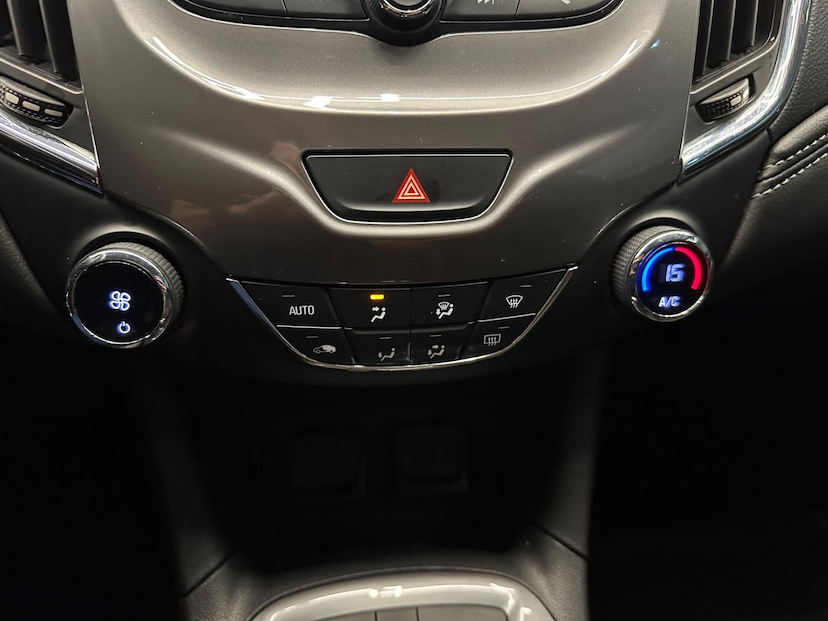 Foto do veículo CHEVROLET CRUZE  1.4 SPORT6 LT AUTOMATICO 2018 82.300 KM 85.900,00