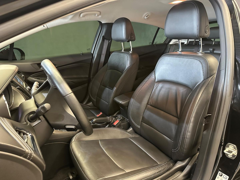 Foto do veículo CHEVROLET CRUZE  1.4 SPORT6 LT AUTOMATICO 2018 82.300 KM 85.900,00