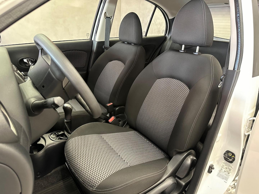 Foto do veículo NISSAN MARCH NISSAN  16SV FLEX 2018 52.989 KM 54.900,00
