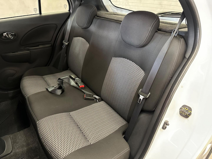 Foto do veículo NISSAN MARCH NISSAN  16SV FLEX 2018 52.989 KM 54.900,00