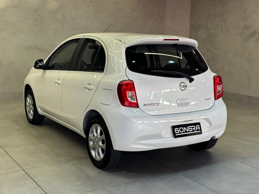 Foto do veículo NISSAN MARCH NISSAN  16SV FLEX 2018 52.989 KM 54.900,00