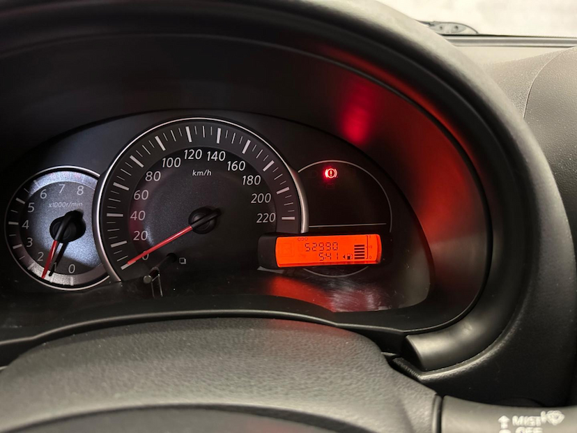 Foto do veículo NISSAN MARCH NISSAN  16SV FLEX 2018 52.989 KM 54.900,00