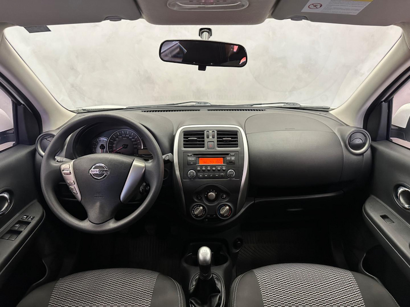 Foto do veículo NISSAN MARCH NISSAN  16SV FLEX 2018 52.989 KM 54.900,00
