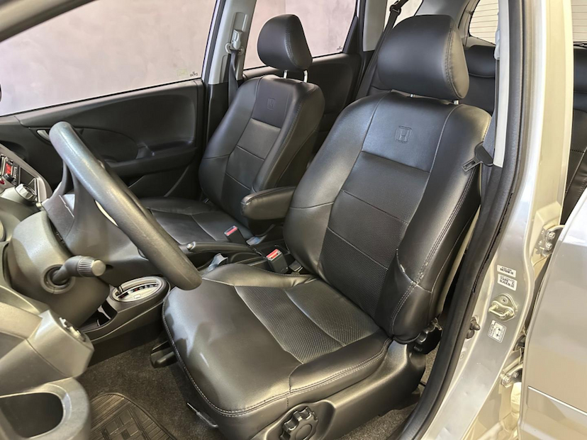 Foto do veículo HONDA FIT  LXL-CVT 1.4 8V 2012 99.800 KM 52.900,00