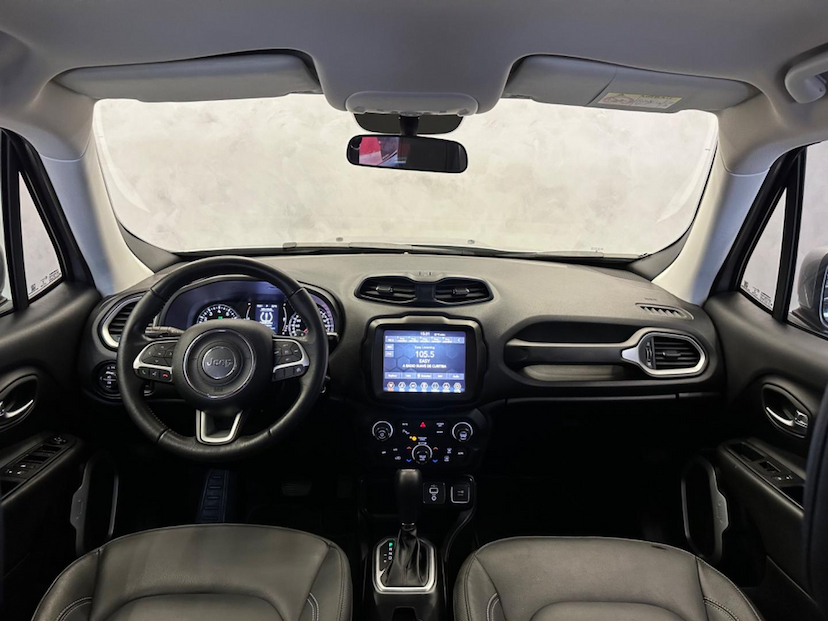 Foto do veículo JEEP RENEGADE  LONGITUDE 1.8 FLEX AUTOMATICO 2021 40.806 KM 92.900,00