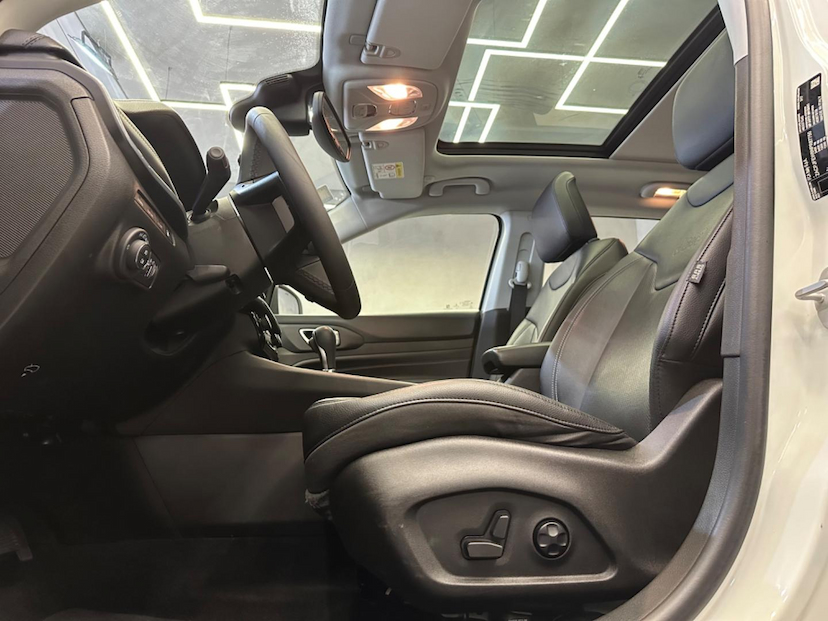 Foto do veículo JEEP COMPASS  S 4XE HIBRIDO 2022 18.116 KM 184.900,00