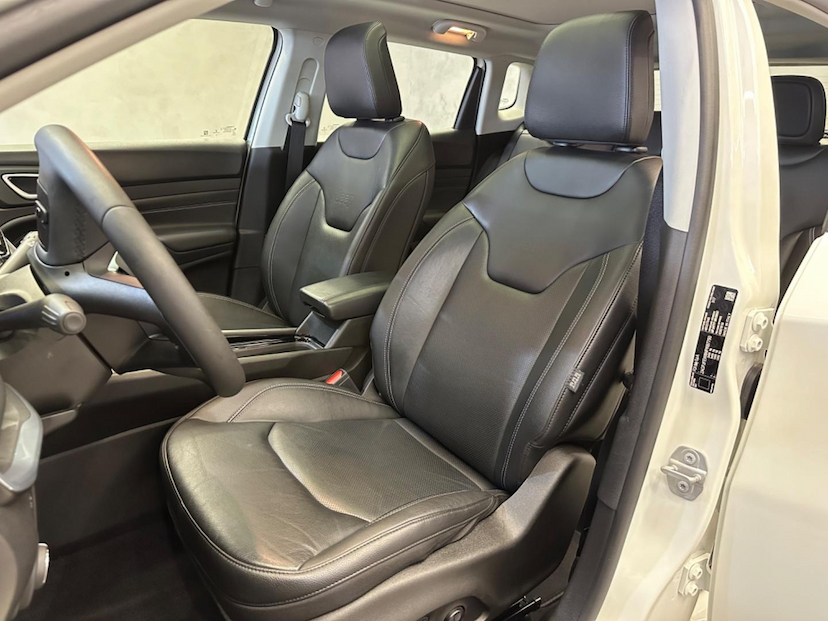 Foto do veículo JEEP COMPASS  S 4XE HIBRIDO 2022 18.116 KM 184.900,00