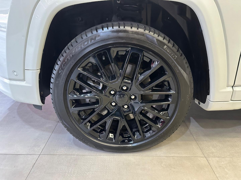 Foto do veículo JEEP COMPASS  S 4XE HIBRIDO 2022 18.116 KM 184.900,00