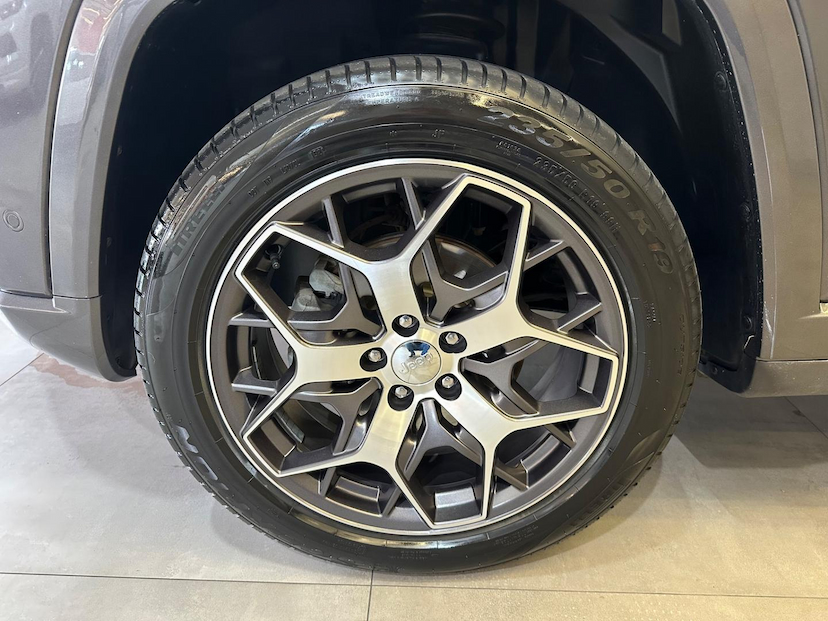 Foto do veículo JEEP COMMANDER  OVERLAND TD380 4X4 TURBO DIESEL 2023 61.653 KM 194.900,00