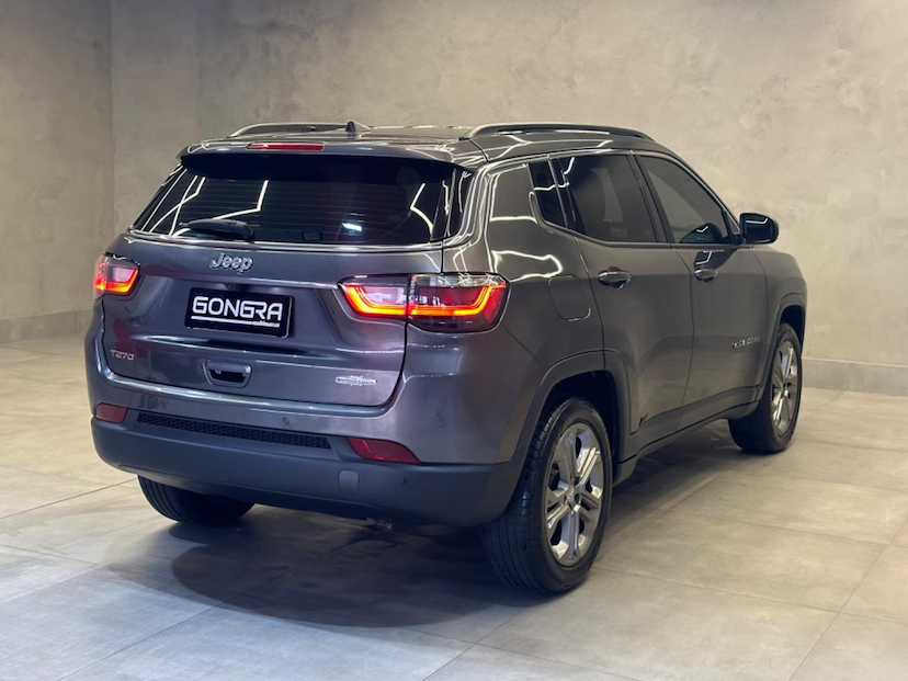 Foto do veículo JEEP COMPASS  LONG TF 2023 13.033 KM 148.900,00