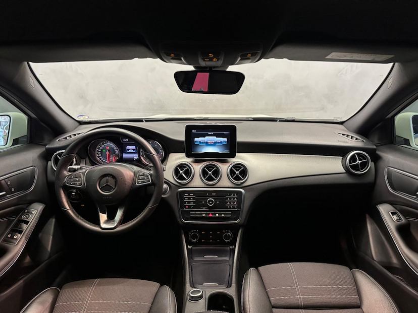 Foto do veículo MERCEDES-BENZ GLA 200  1.6 CGI STYLE 16V TURBO 4P 2016 80.556 KM 99.900,00