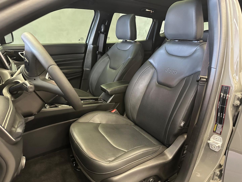 Foto do veículo JEEP COMPASS  SERIE S TF 2023 25.505 KM 179.900,00