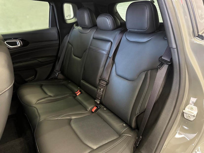 Foto do veículo JEEP COMPASS  SERIE S TF 2023 25.505 KM 179.900,00