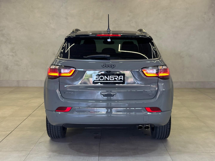 Foto do veículo JEEP COMPASS  SERIE S TF 2023 25.505 KM 179.900,00