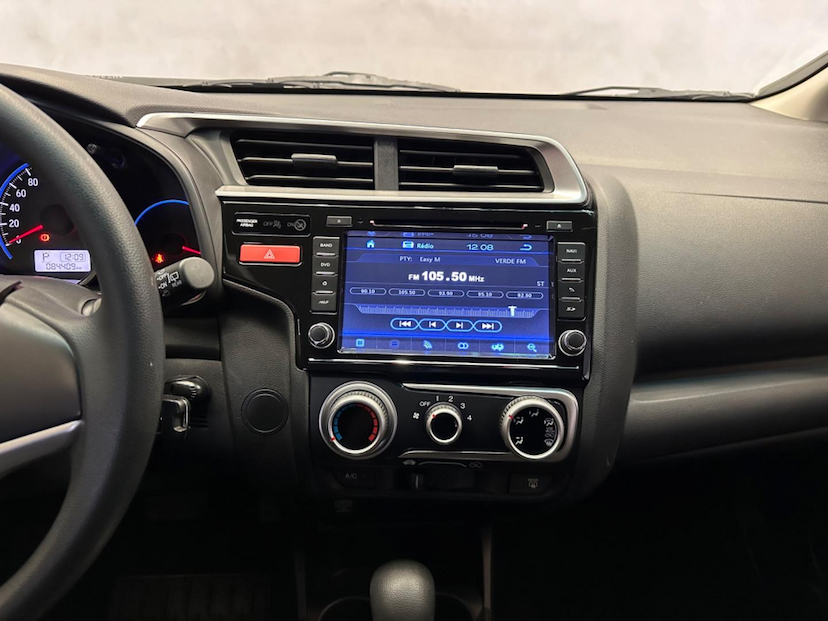 Foto do veículo HONDA FIT  LX CVT 2017 84.338 KM 72.900,00