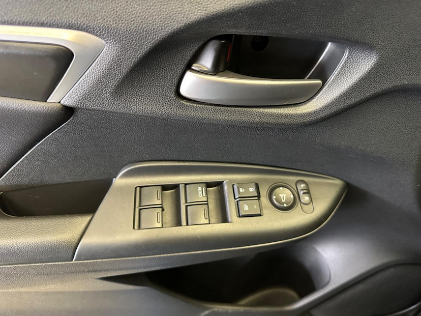 Foto do veículo HONDA FIT  LX CVT 2017 84.338 KM 72.900,00