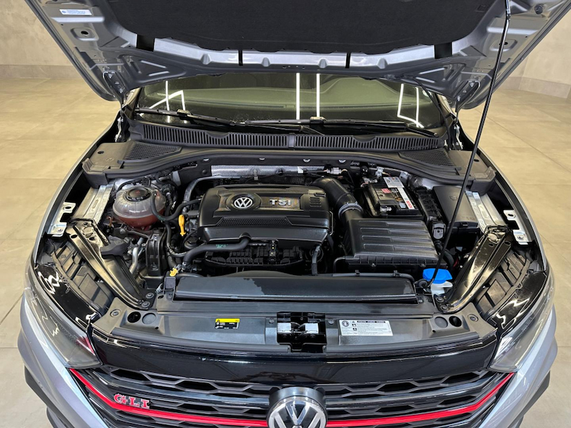 Foto do veículo VOLKSWAGEN JETTA  GLI 350 TSI 2.0 16V 4P AUT 2019 54.600 KM 162.900,00