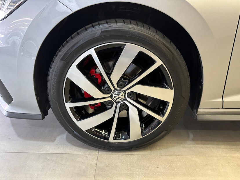 Foto do veículo VOLKSWAGEN JETTA  GLI 350 TSI 2.0 16V 4P AUT 2019 54.600 KM 162.900,00