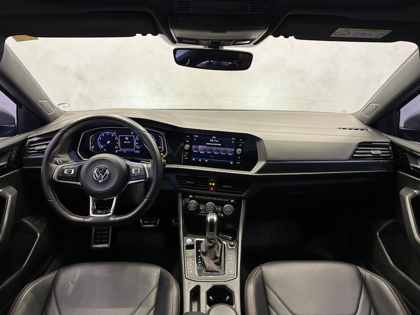Foto do veículo VOLKSWAGEN JETTA  GLI 350 TSI 2.0 16V 4P AUT 2019 54.600 KM 162.900,00