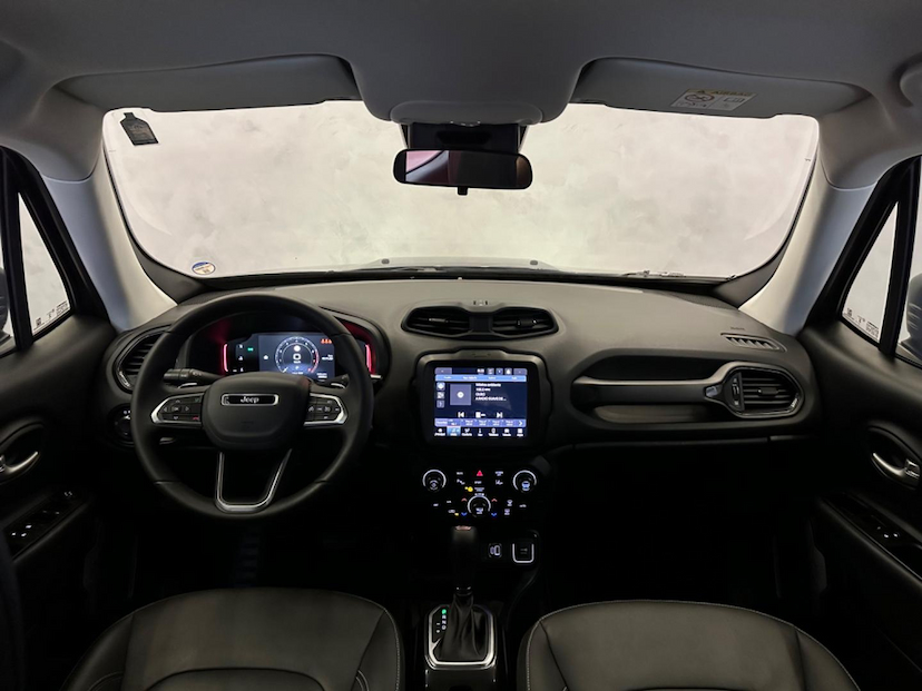 Foto do veículo JEEP RENEGADE  LONGITUDE T270 1.3 TB 4X2 FLEX AUT 2024 8.349 KM 126.900,00