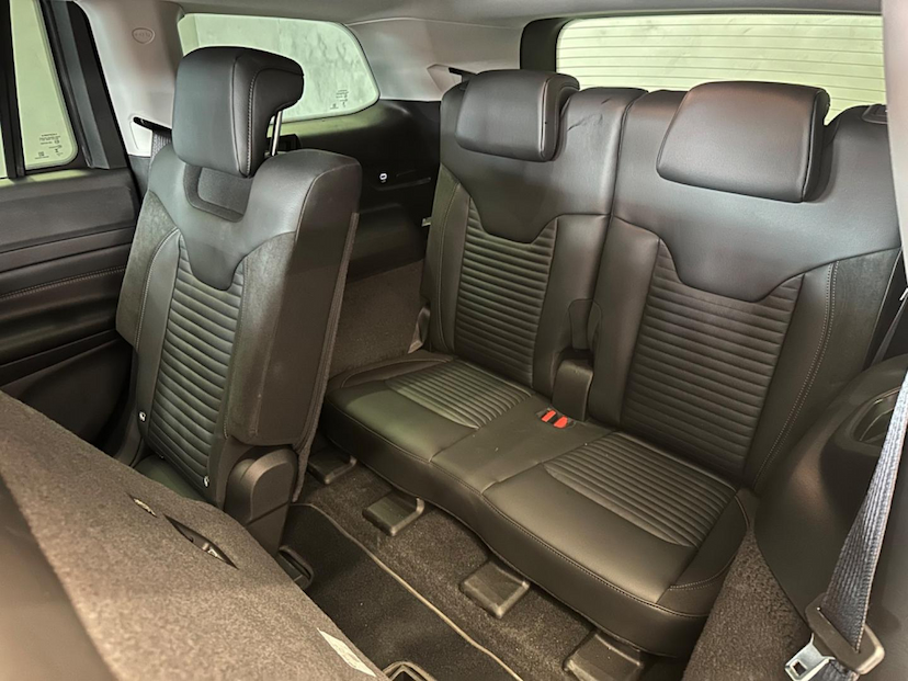 Foto do veículo JEEP COMMANDER  LIMITED TD380 4X4 TURBO DIESEL 2023 9.934 KM 209.900,00