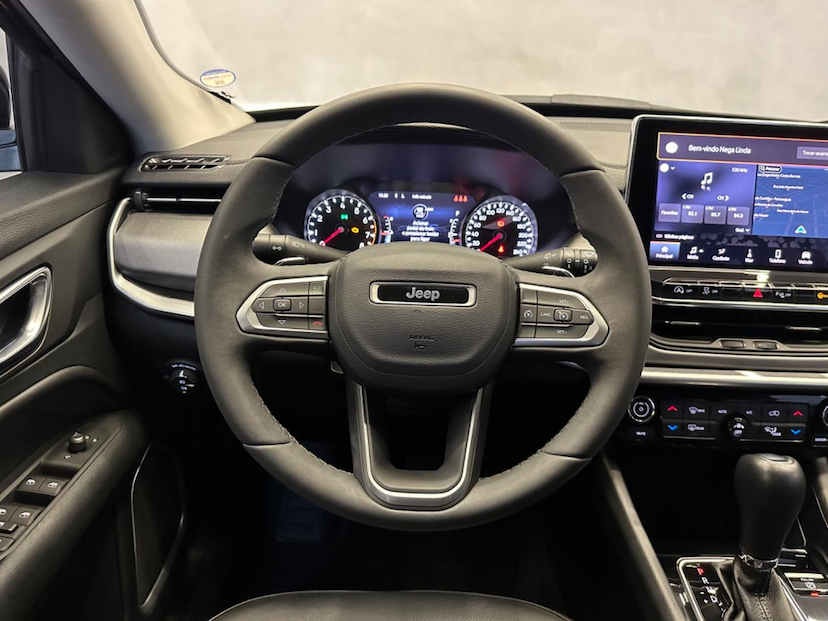 Foto do veículo JEEP COMPASS  LONG TF 2022 42.226 KM 133.900,00