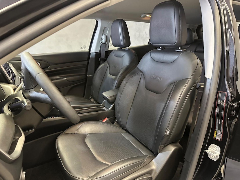 Foto do veículo JEEP COMPASS  LONG TF 2022 42.226 KM 133.900,00
