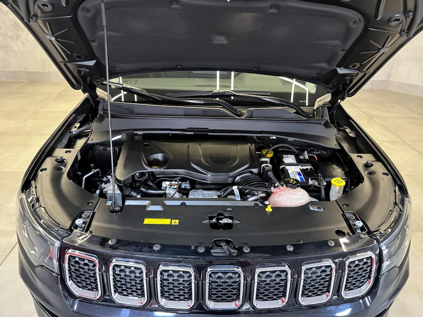 Foto do veículo JEEP COMPASS  LONG TF 2022 42.226 KM 133.900,00