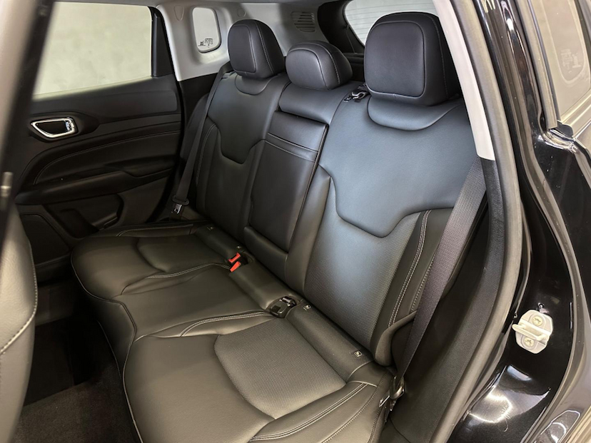 Foto do veículo JEEP COMPASS  LONG TF 2023 10.466 KM 150.900,00