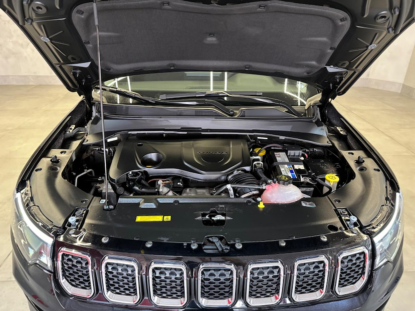 Foto do veículo JEEP COMPASS  LONG TF 2023 10.466 KM 150.900,00