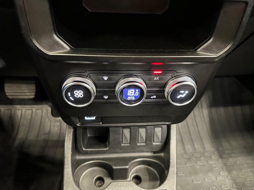 Foto do veículo RENAULT DUSTER OROCH  OUTSIDER 1.3 TCE FLEX AUT 2023 27.119 KM 110.900,00