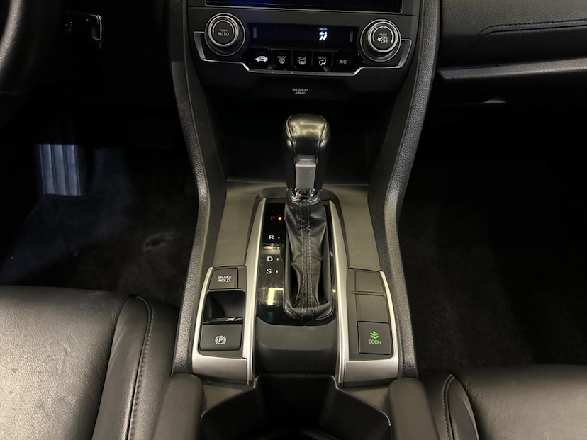 Foto do veículo HONDA CIVIC  2.0 16V FLEXONE SPORT 4P AUTOMATICO 2019 71.890 KM 114.900,00