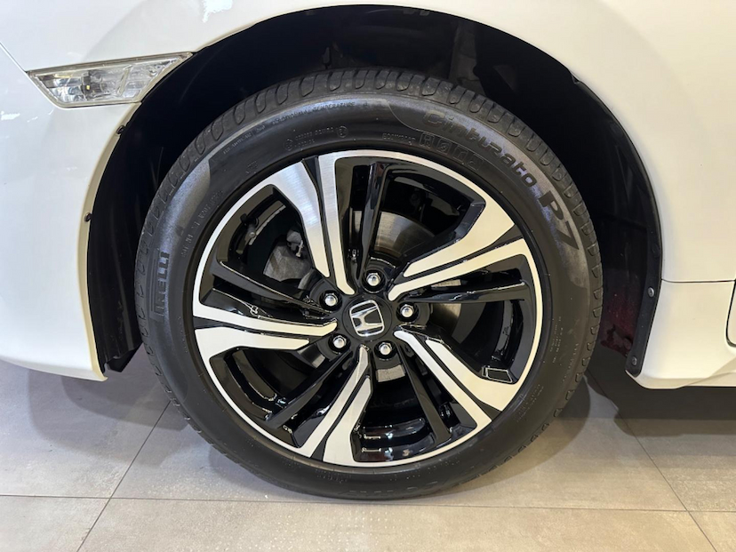 Foto do veículo HONDA CIVIC  2.0 16V FLEXONE SPORT 4P AUTOMATICO 2019 71.890 KM 114.900,00