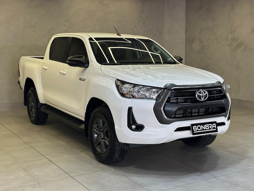 Foto do veículo TOYOTA HILUX  2.8 SR 4X4 CD 16V DIESEL 4P AUT 2022 51.812 KM 205.900,00