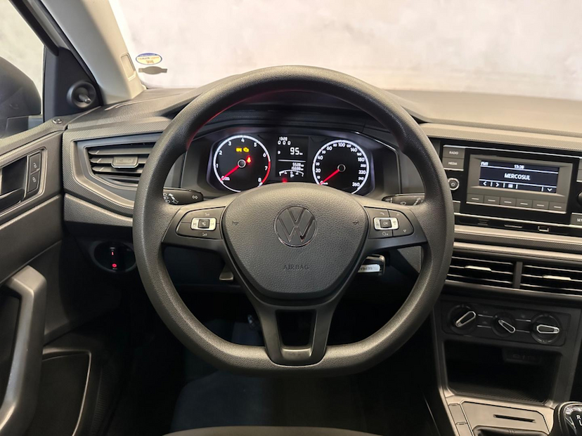 Foto do veículo VOLKSWAGEN POLO  TRACK MA 2024 15.325 KM 77.900,00