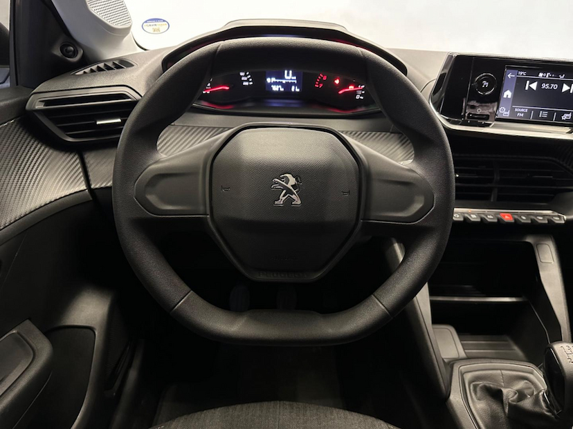 Foto do veículo PEUGEOT 208  LIKE MT 2024 7.626 KM 72.900,00