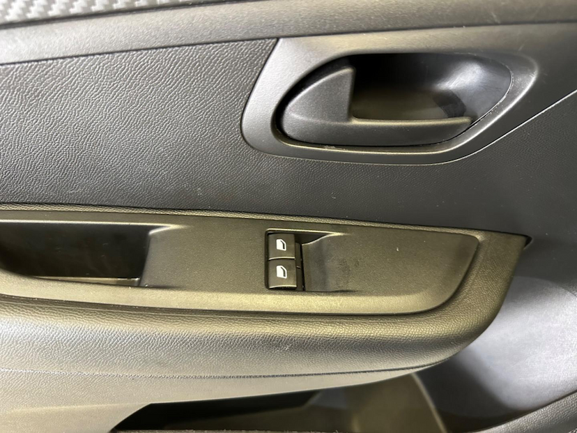 Foto do veículo PEUGEOT 208  LIKE MT 2024 7.626 KM 72.900,00